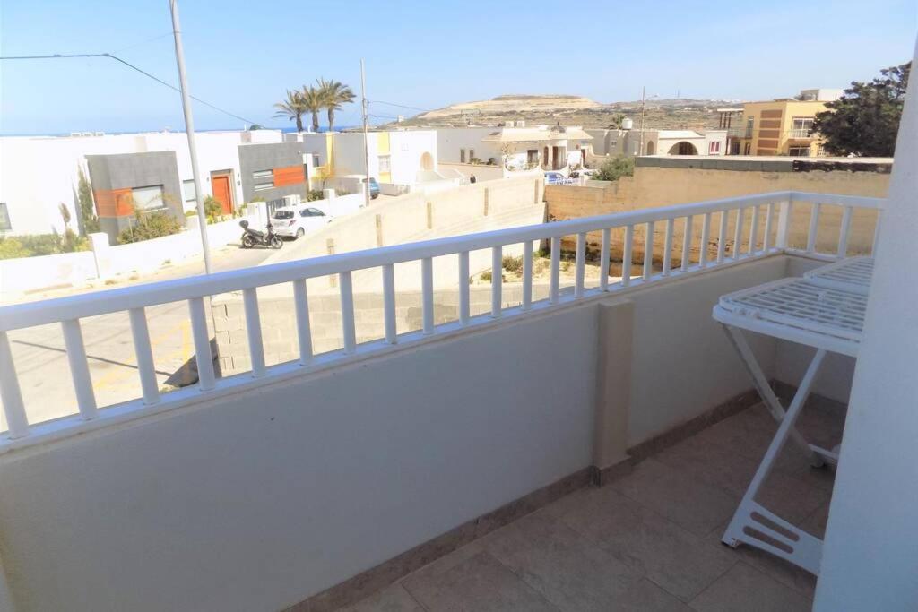 Sunshine Holiday Apartment 5 With Spectacular Seaviews خليج سانت بول المظهر الخارجي الصورة