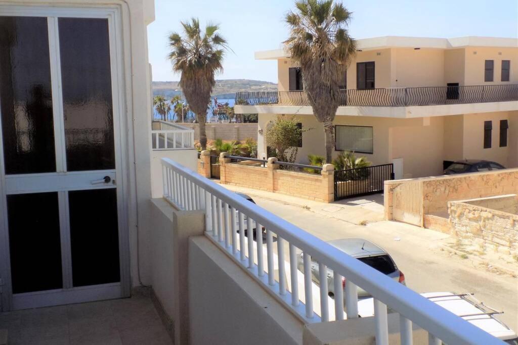 Sunshine Holiday Apartment 5 With Spectacular Seaviews خليج سانت بول المظهر الخارجي الصورة