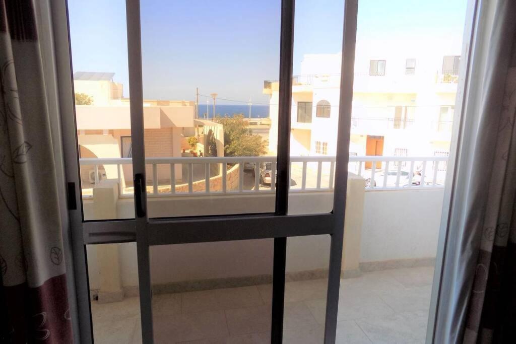 Sunshine Holiday Apartment 5 With Spectacular Seaviews خليج سانت بول المظهر الخارجي الصورة