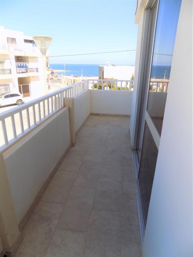 Sunshine Holiday Apartment 5 With Spectacular Seaviews خليج سانت بول المظهر الخارجي الصورة
