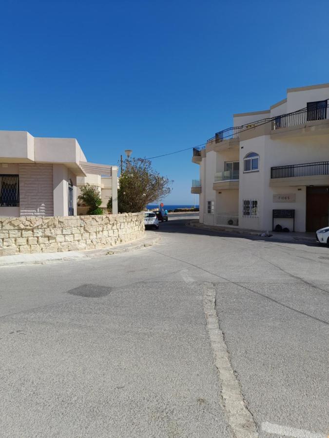 Sunshine Holiday Apartment 5 With Spectacular Seaviews خليج سانت بول المظهر الخارجي الصورة