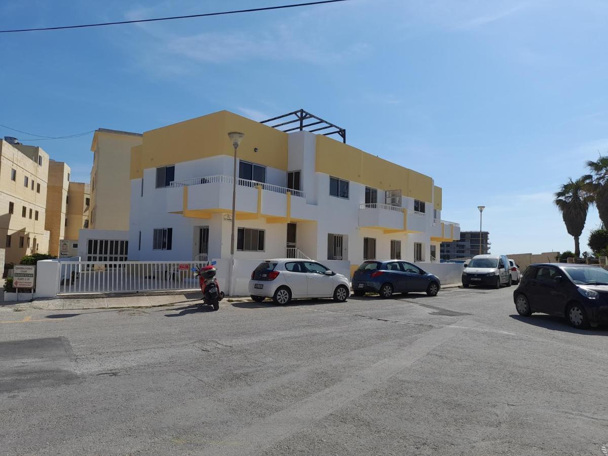 Sunshine Holiday Apartment 5 With Spectacular Seaviews خليج سانت بول المظهر الخارجي الصورة
